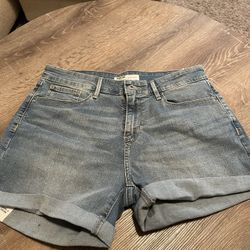 Women’s Levi signature Shorts (unworn)