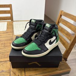 Jordan 1 Retro High OG “Pine Green” Size 9.5