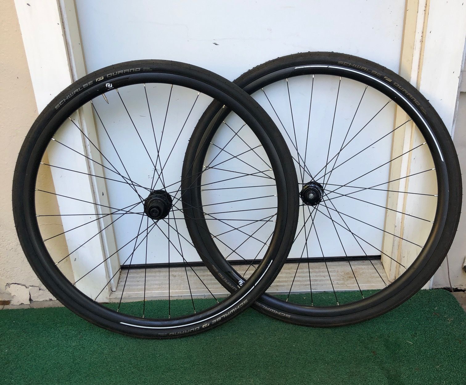 Set Of 2 Syncros Race 24 Disc Bike Wheels With Schwalbe Durano Tires 