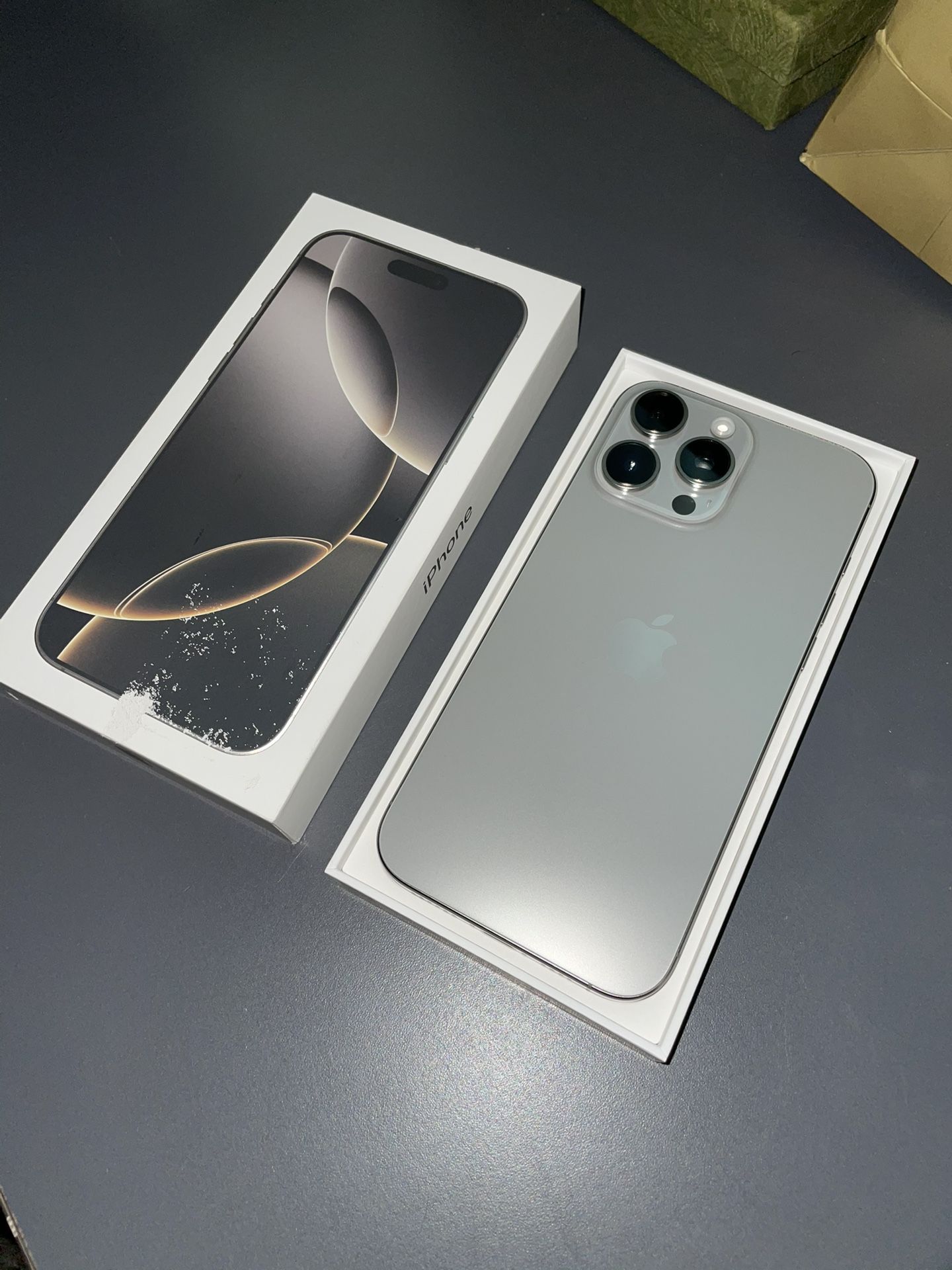 iPhone 16 Pro Max