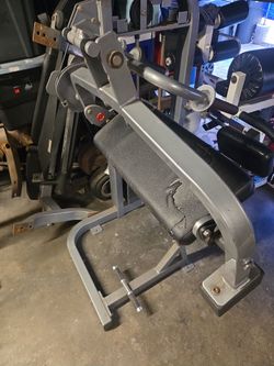 Tricep Pushdowns machine