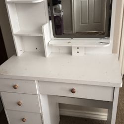 Vanity Desk With Mirror 