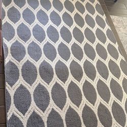 5”x7” gray rug