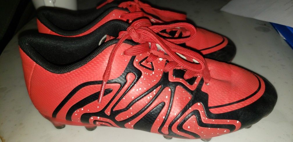 Soccer Cleats Size 6