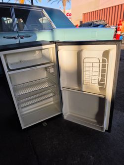 Mini refrigerator
