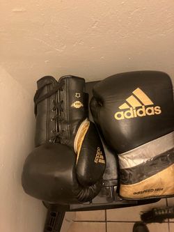 Adidas lace up Boxing Gloves 14oz