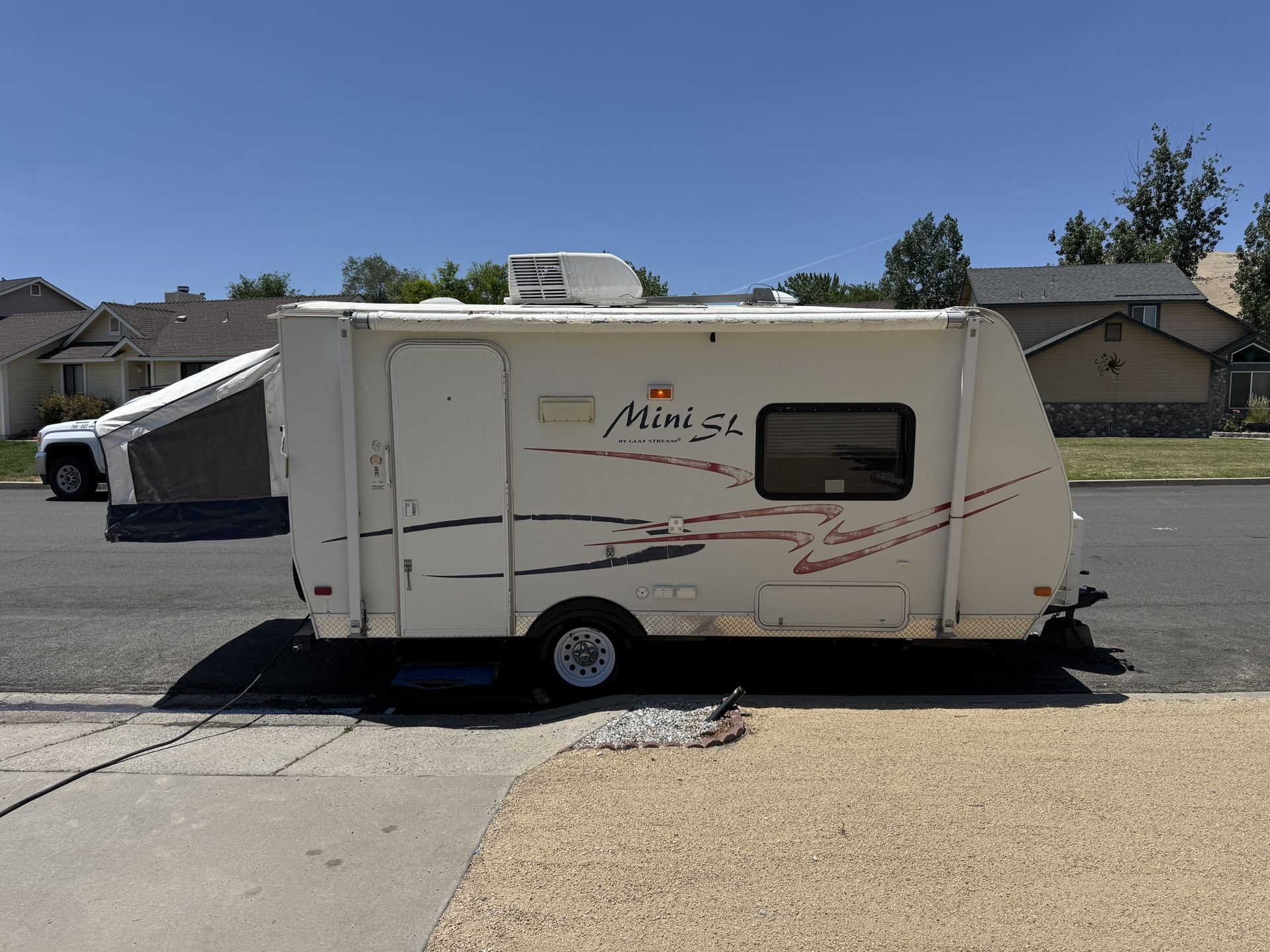 2007 MINI HYBRID TRAILER WITH NEW GENERATOR!!