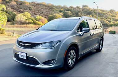 2017 Chrysler Pacifica Touring L -ICE Cold Air Bluetooth Rear Cam 3rd Row Navi Smog Van