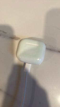 Apple AirPods 4