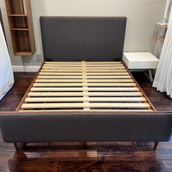 Scandinavian Design Full Size Bed 