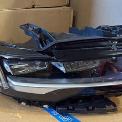 2021–2024 Cadillac Escalade Right Passenger LED Headlight OEM (contact info removed)0
