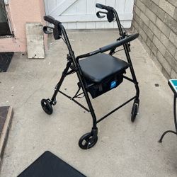 ROLLING WALKER