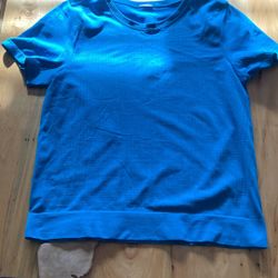 Women’s Athletic Top
