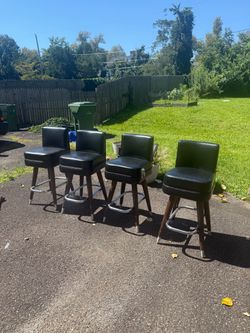 Set of 4 Mid-Century Modern Bar Stools chrome and black leather seats