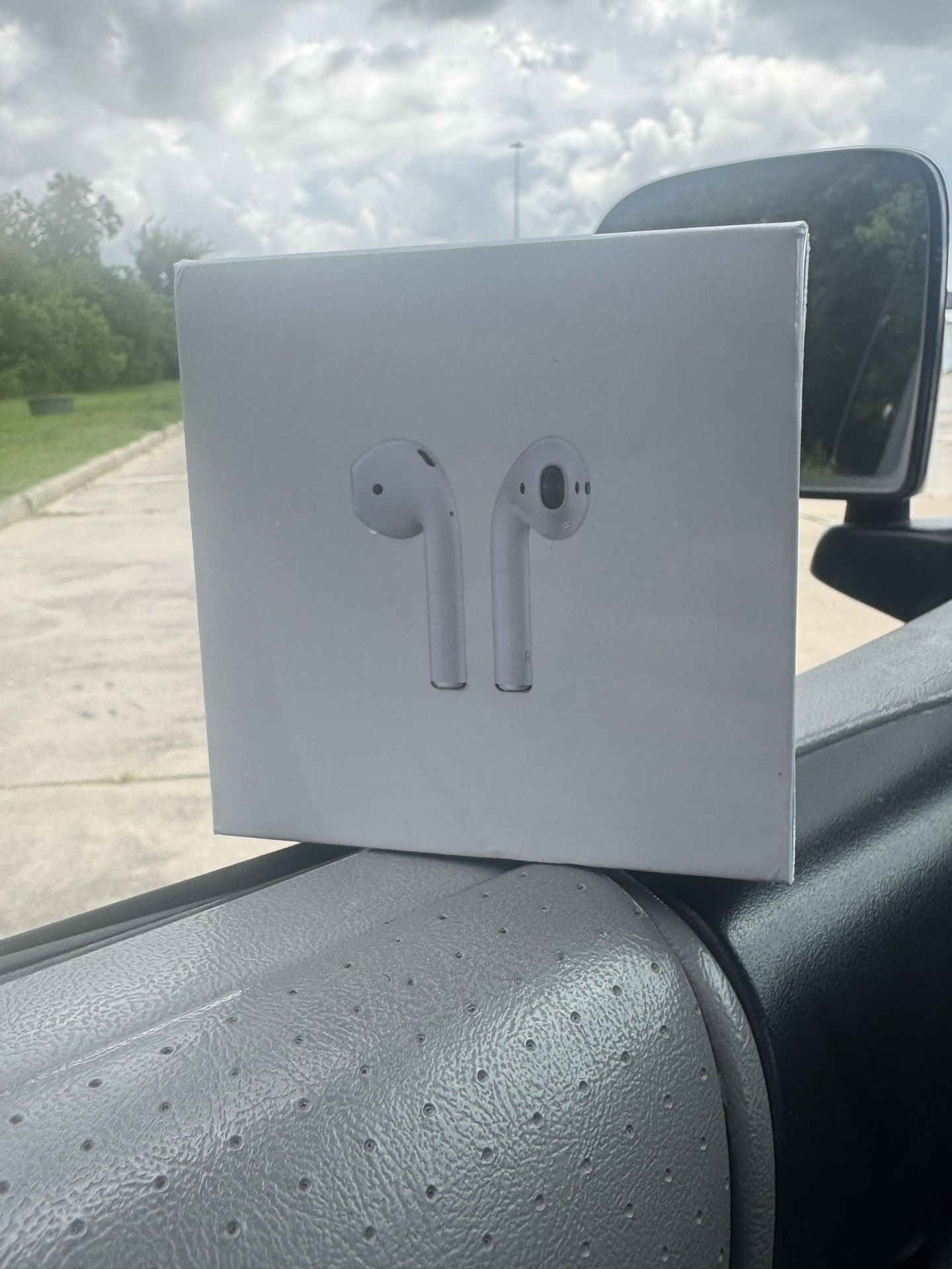 Apple AirPods