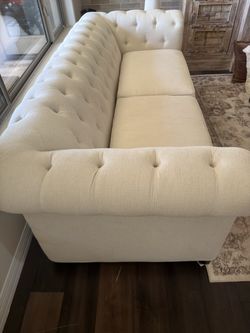 Cream Tufted Chesterfield Sofa