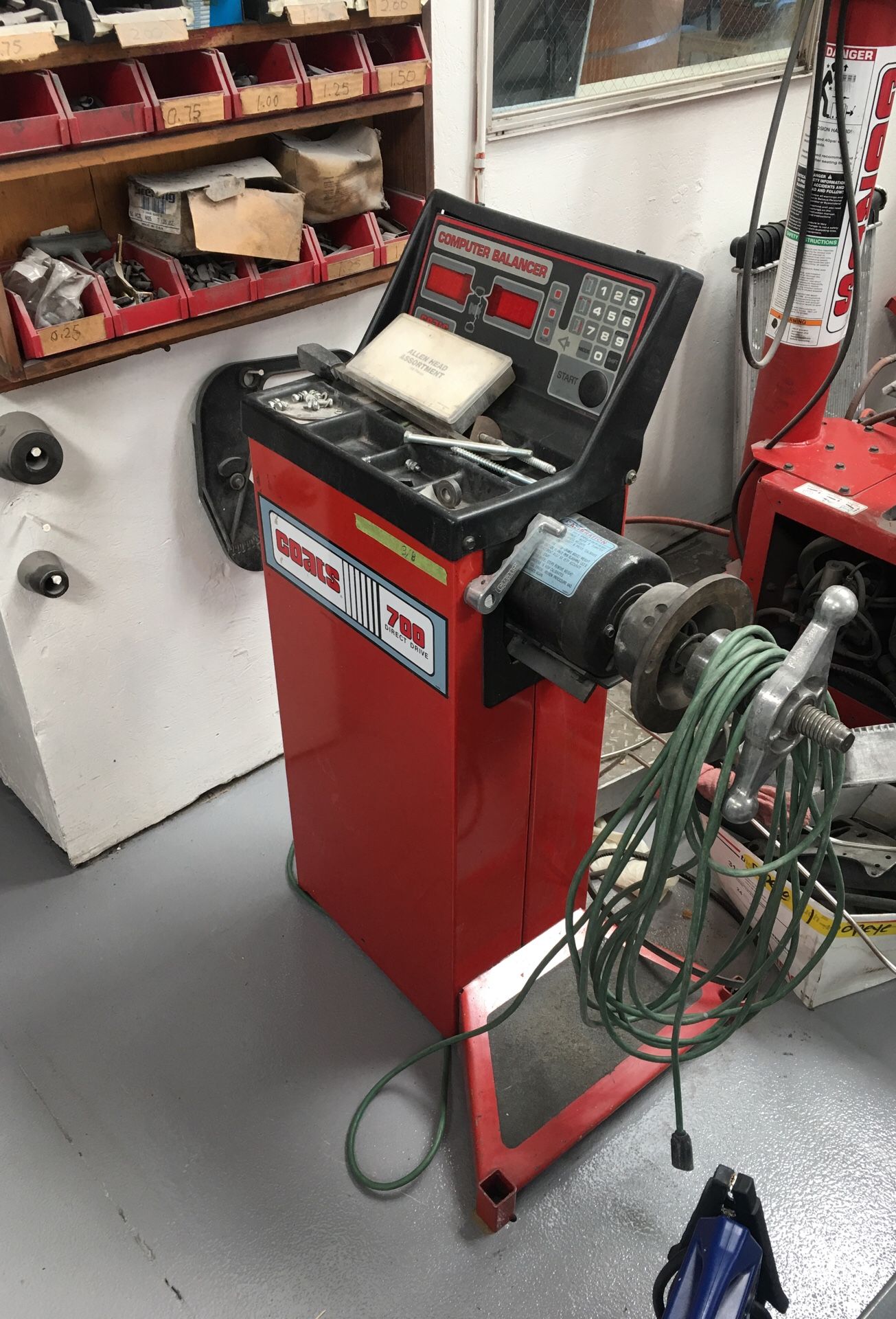 Coats 700 wheel balancer
