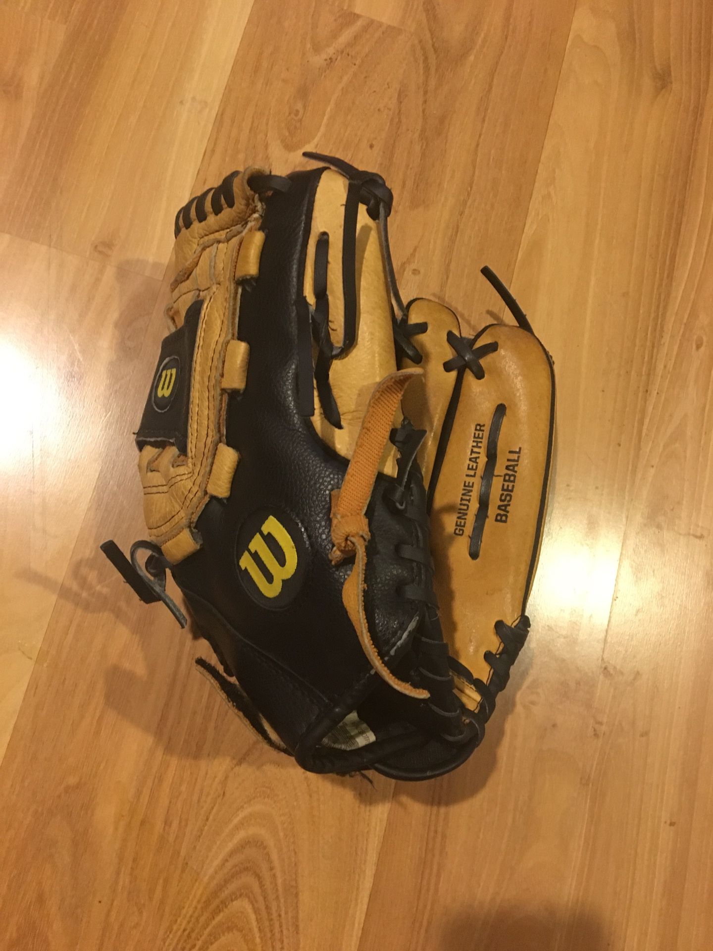 Wilson baseball glove size 12’’