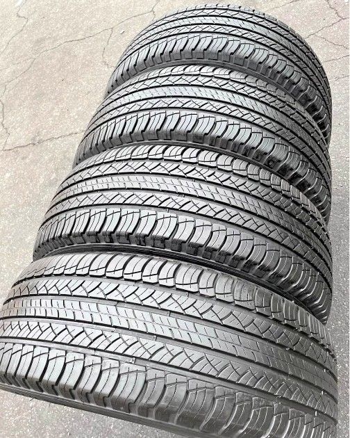 245: 60R18 Marca MichelinVendo un set de llantas en perfecta condición 80% life 🏁🚘🚘