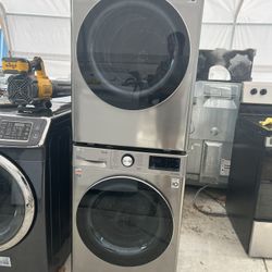 LG Laundry Washer And Dryer 24”W