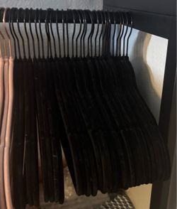 100 Pack All-Black Velvet Non-Slip Hangers