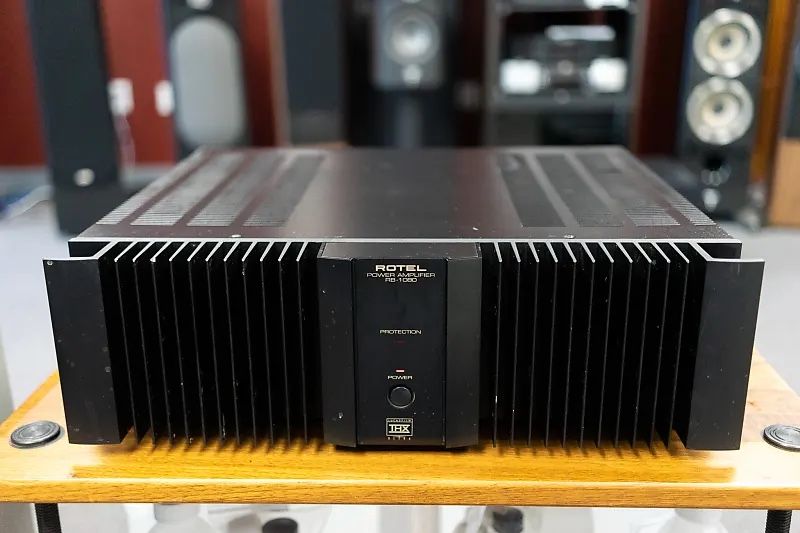 Rotel RB-1080 Amplifier