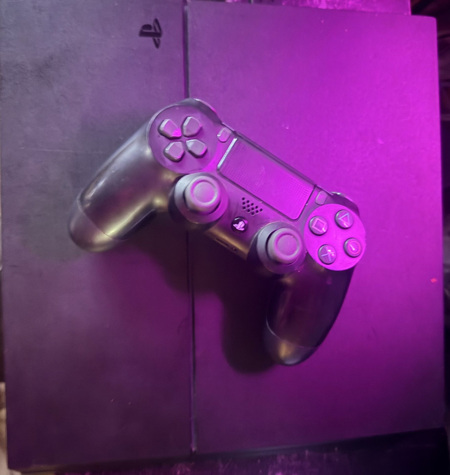 Ps4 Black With Controller