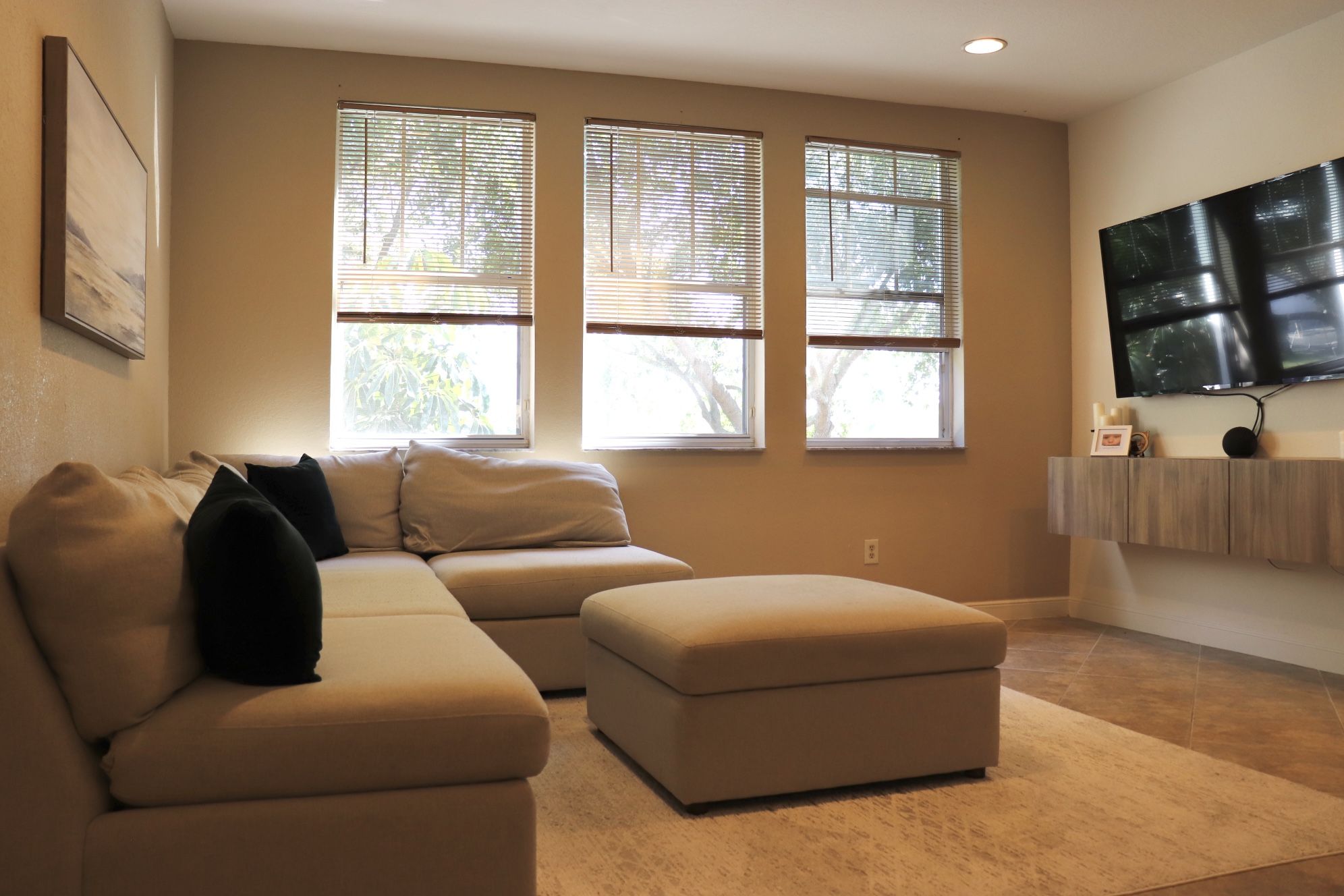 Sectional Sofa W/ Ottoman