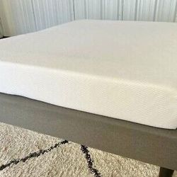 FULL Purple Flex Mattress - Like New !