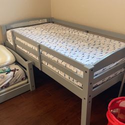 Wood Twin bed Low
