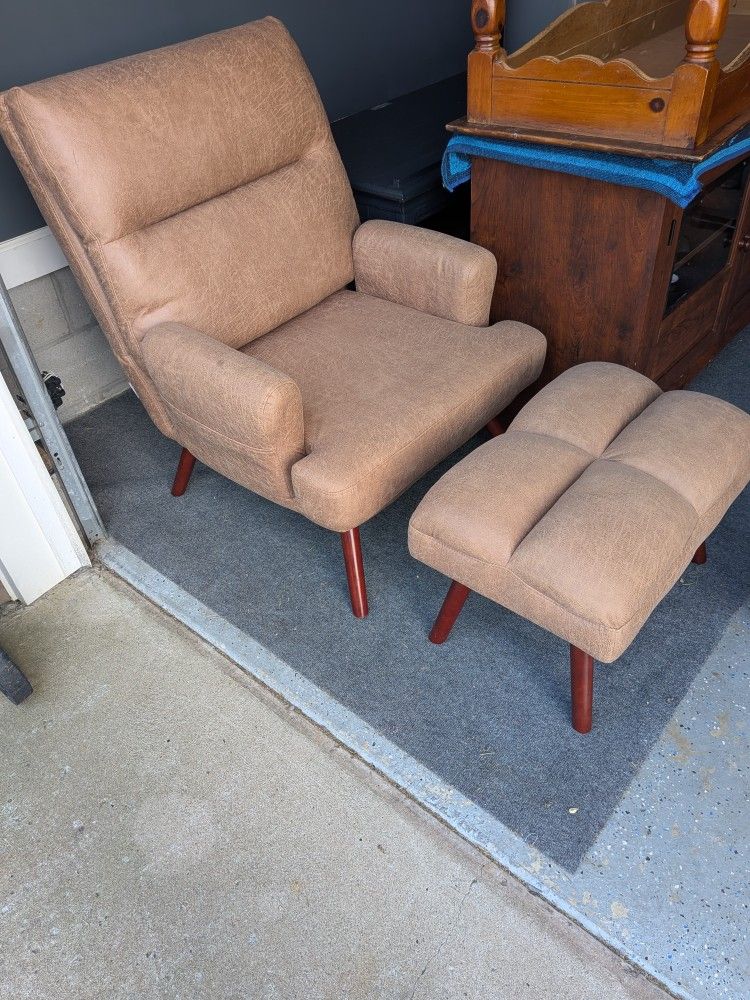 Chair & Ottoman – Clean & Comfortable