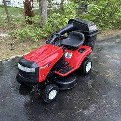 Poulan Riding Lawn Mower With Bagger