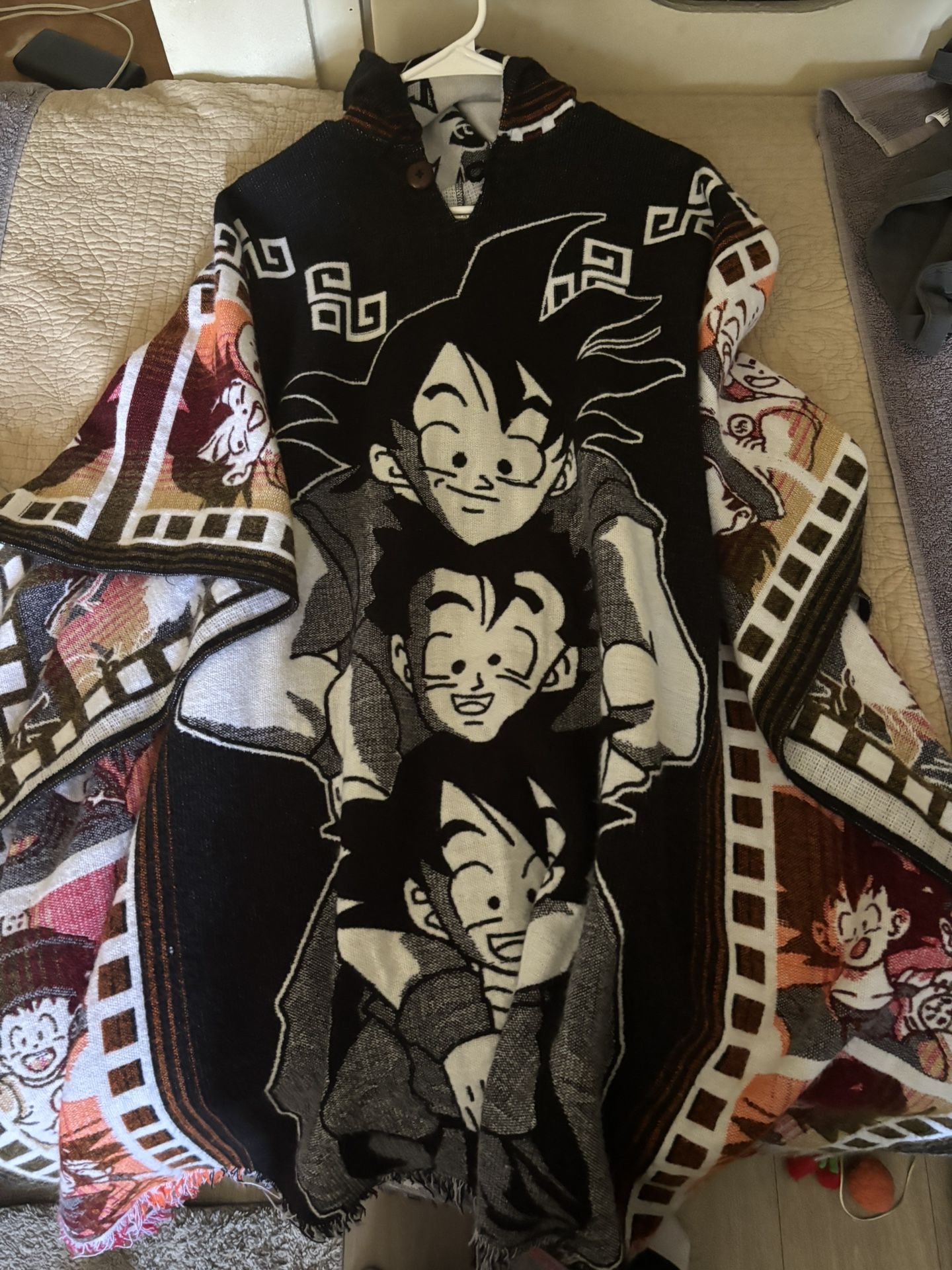 Goku Poncho