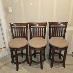 3 Chairs And Table Bar Stools 