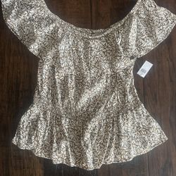 Size Large Women’s Top New With Tags