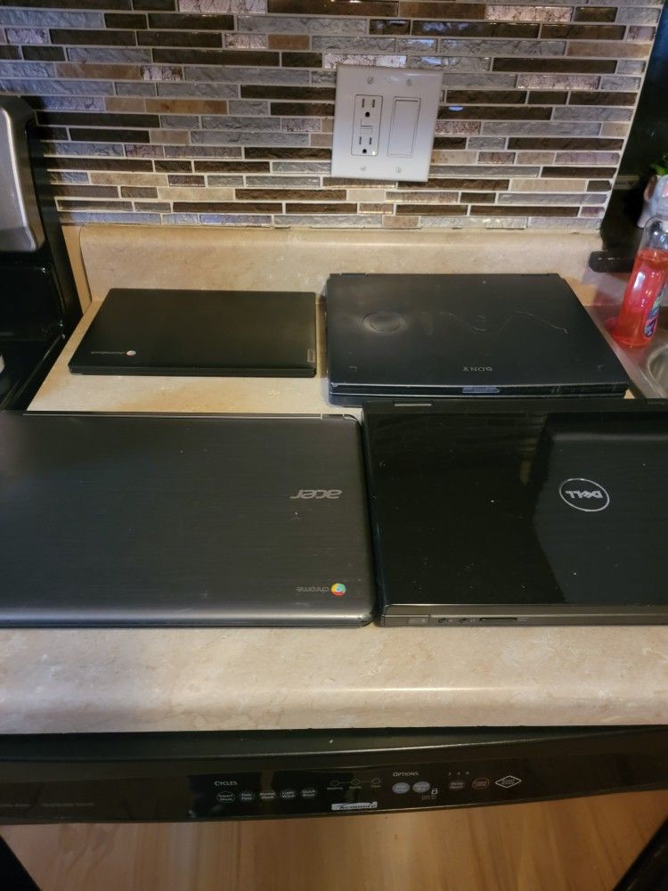 4 Laptop Lot For Parts