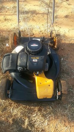 Self propelled 22 inch cut poulan pro lanwmower