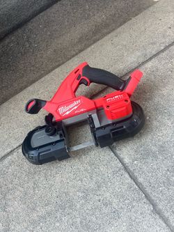 Milwaukee Bandsaw $250