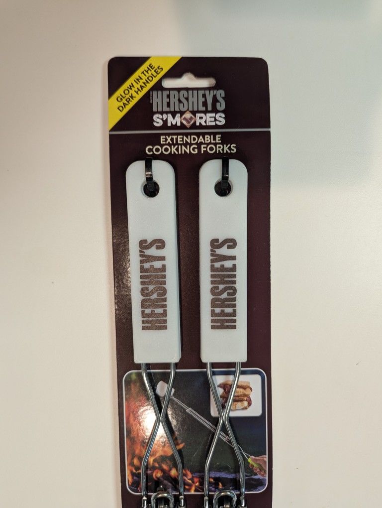 Hershey's S'mores Extendable Cooking Forks With Glow Handles