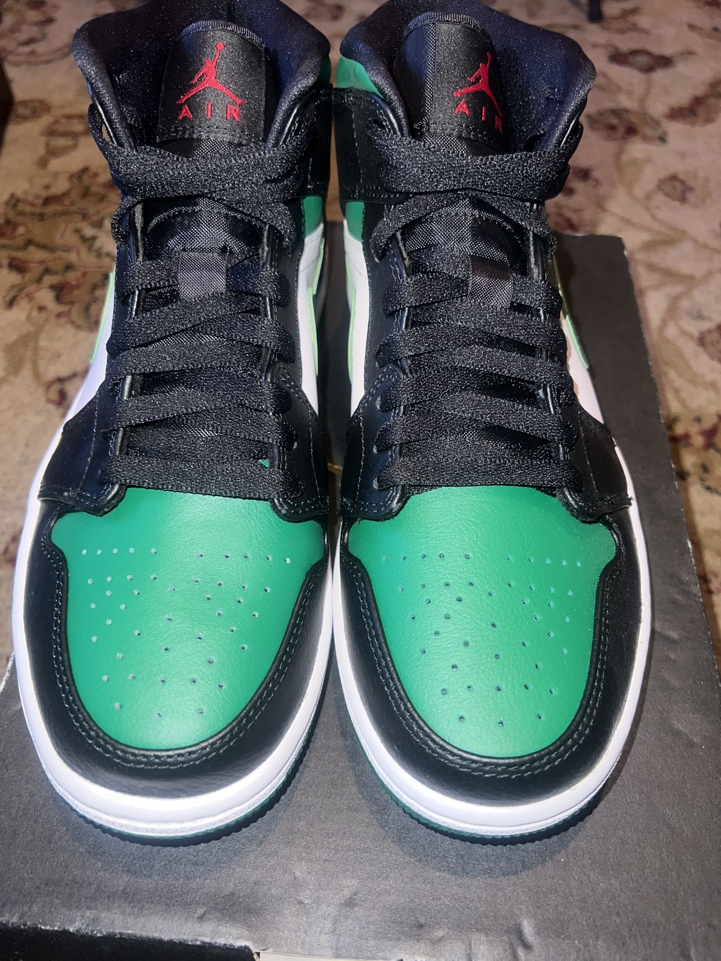 Jordan 1 Mid