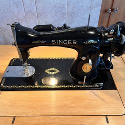 Antique Singer Sewing Machine – Beautiful Condition!”– Still Works!”