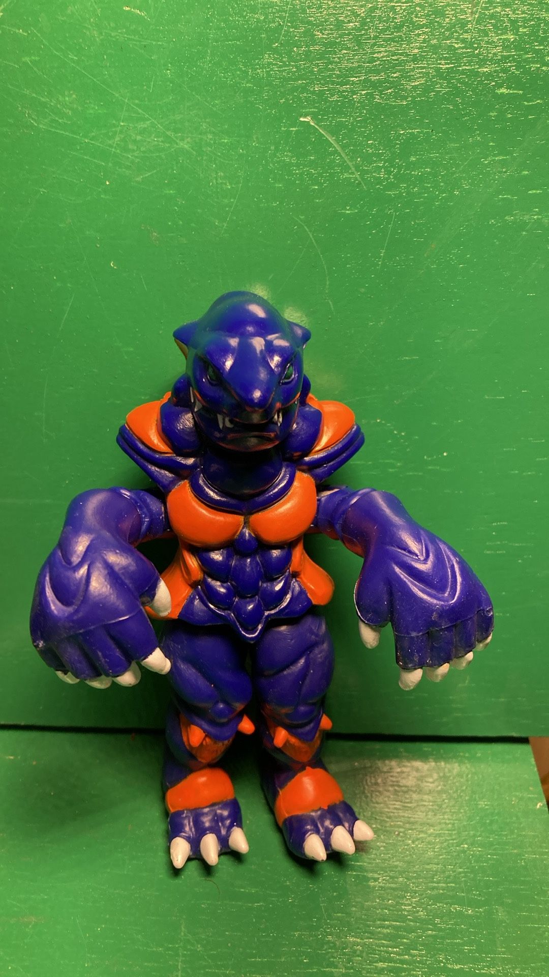 Vintage Bandai 1994 Mighty Morphin Power Rangers Clawing Dramole action figure