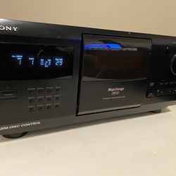 Sony Mega Storage 200 Disc CD Player Changer CDP-CX200 