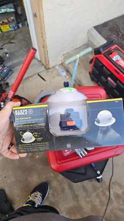 Klein tools full brim hard hat with work light.