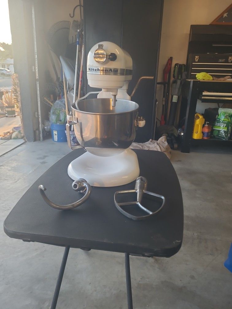 kitchen aid mixer