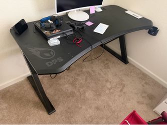 Dps gaming desk