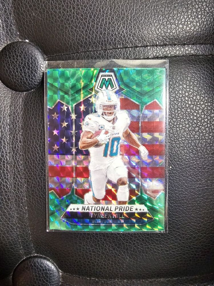 TYREEK HILL DOLPHINS AMERICAN NATIONAL PRIDE MOSAIC PANINI NFL SPORTS CARD!