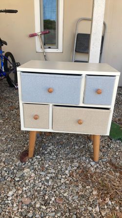 Mini cabinet for next to your bed