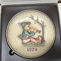 Hummel 1979 Annual Plate “Singing Lesson” – Goebel West Germany