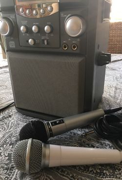 Karaoke singing machine + 2 mics
